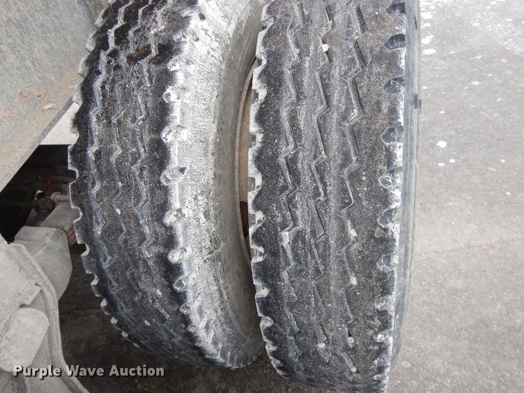 image for item DG7945 1980 Fruehauf end dump trailer