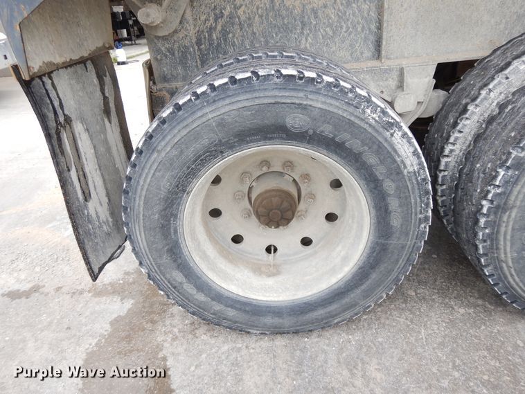 image for item DG7945 1980 Fruehauf end dump trailer