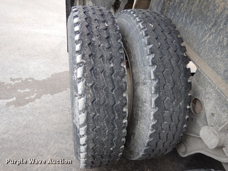 image for item DG7945 1980 Fruehauf end dump trailer