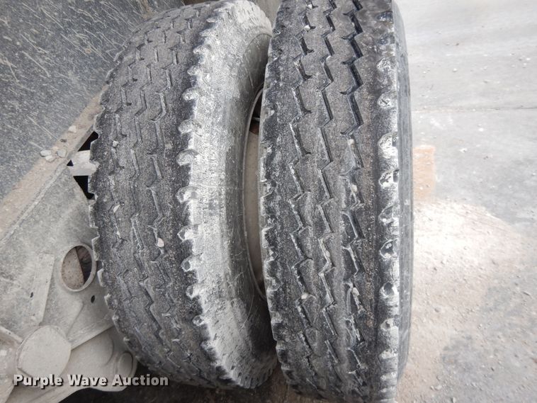 image for item DG7945 1980 Fruehauf end dump trailer