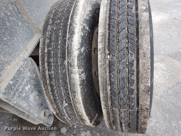 image for item DG7945 1980 Fruehauf end dump trailer