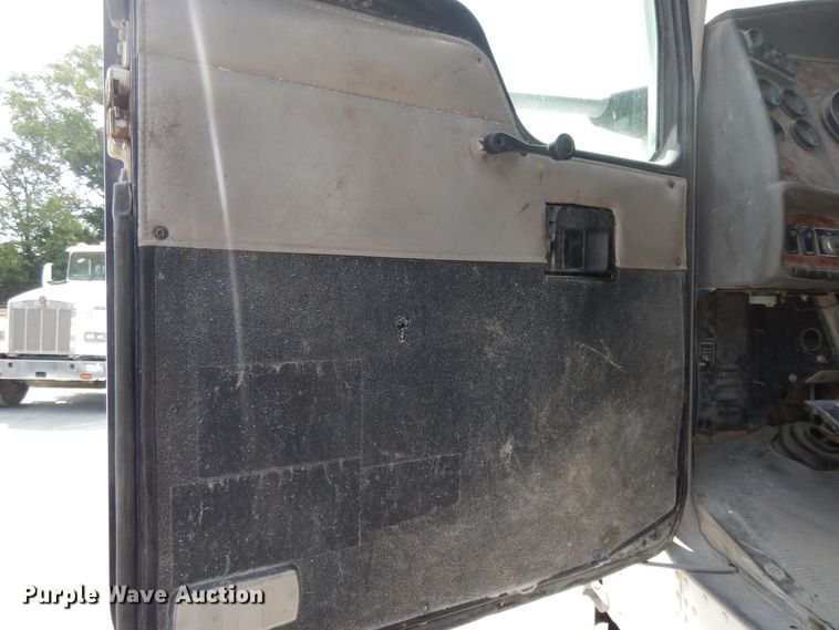 image for item DG7946 2002 Kenworth W900  construction dump truck