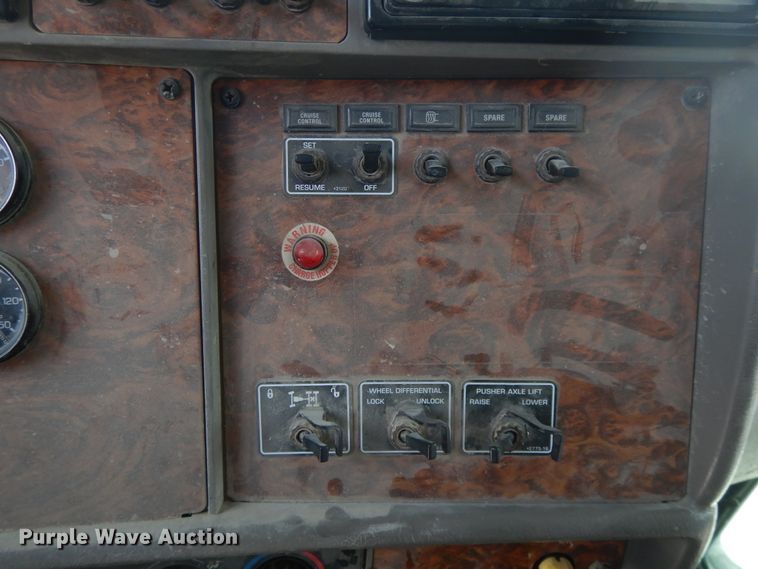 image for item DG7946 2002 Kenworth W900  construction dump truck