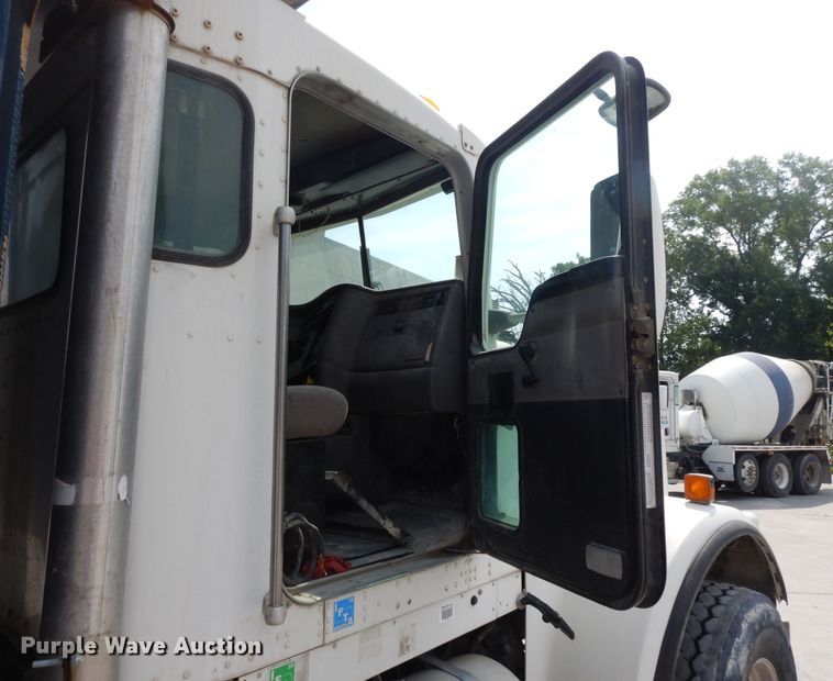 image for item DG7946 2002 Kenworth W900  construction dump truck