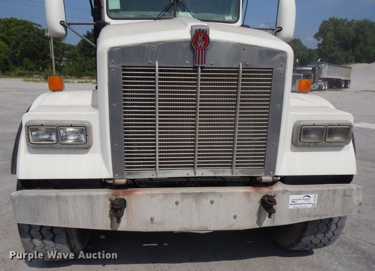 image for item DG7946 2002 Kenworth W900  construction dump truck