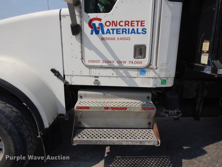 image for item DG7946 2002 Kenworth W900  construction dump truck