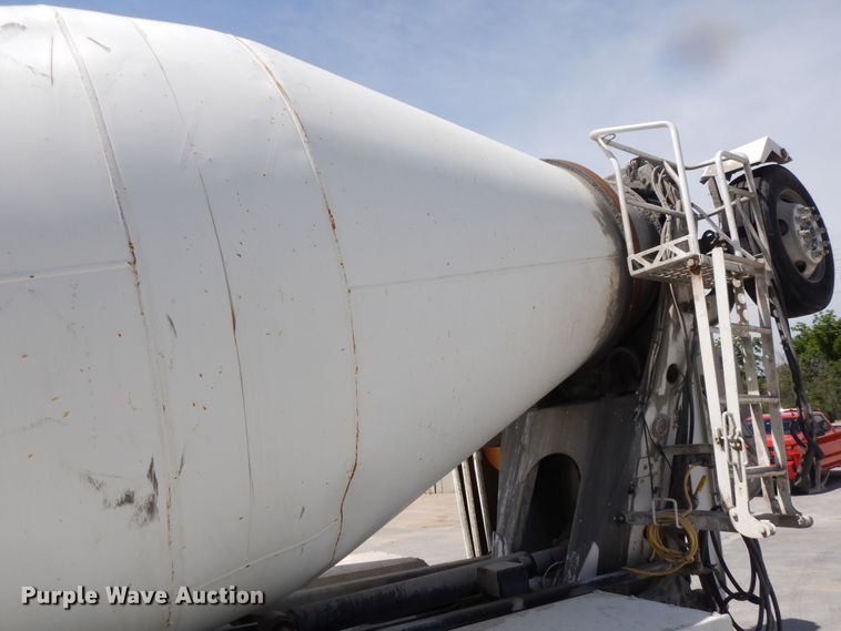 image for item DG7947 2004 Kenworth W900  ready mix truck