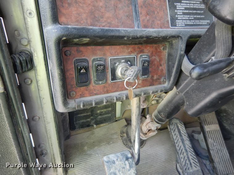 image for item DG7948 2006 Kenworth W900  ready mix truck