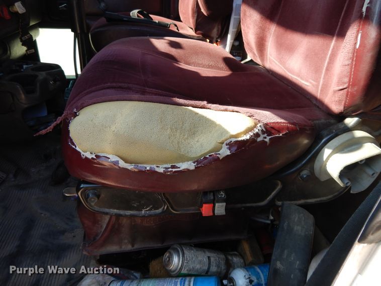 image for item DJ3253 2005 Kenworth T800  semi truck