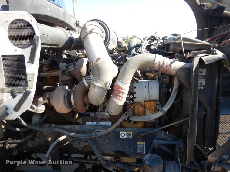 image for item DJ3253 2005 Kenworth T800  semi truck