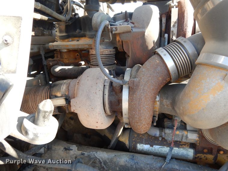 image for item DJ3253 2005 Kenworth T800  semi truck