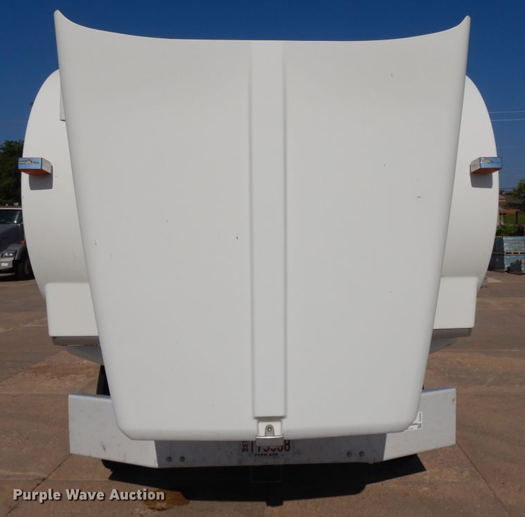 image for item DJ3253 2005 Kenworth T800  semi truck