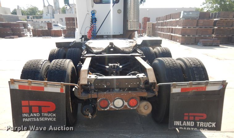 image for item DJ3253 2005 Kenworth T800  semi truck