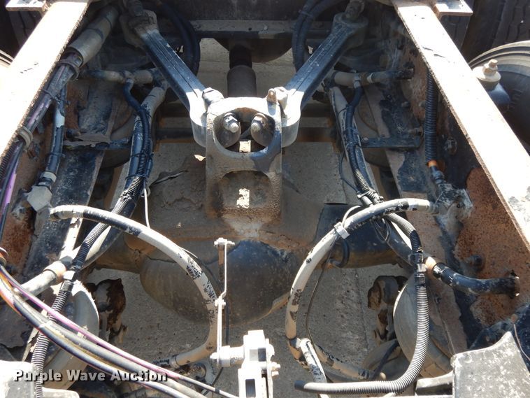 image for item DJ3253 2005 Kenworth T800  semi truck