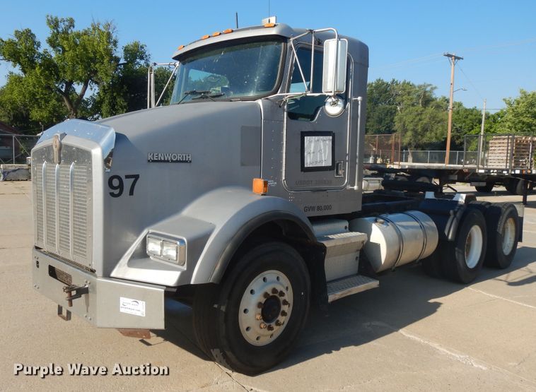 image for item DJ3254 1998 Kenworth T800  semi truck