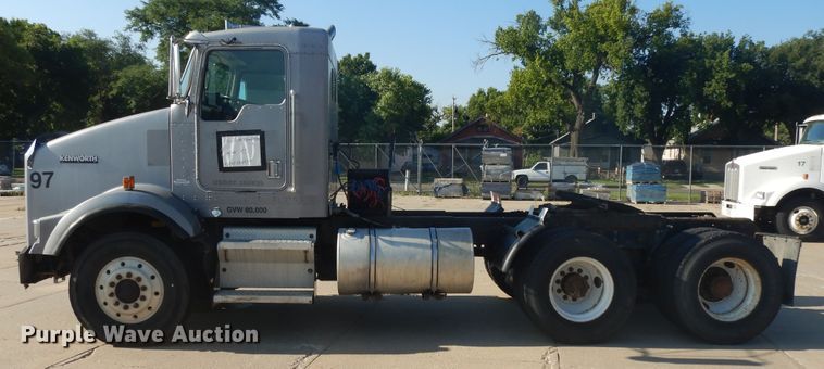 image for item DJ3254 1998 Kenworth T800  semi truck