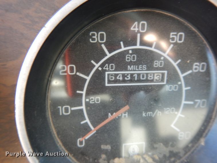 image for item DJ3254 1998 Kenworth T800  semi truck