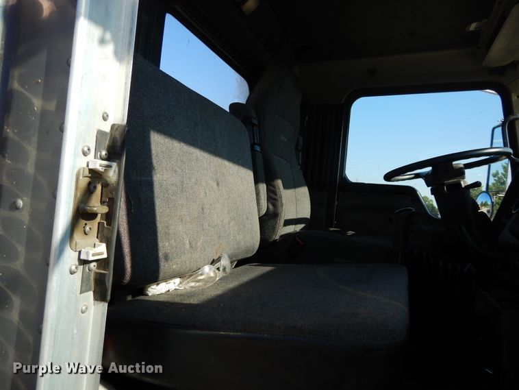 image for item DJ3254 1998 Kenworth T800  semi truck