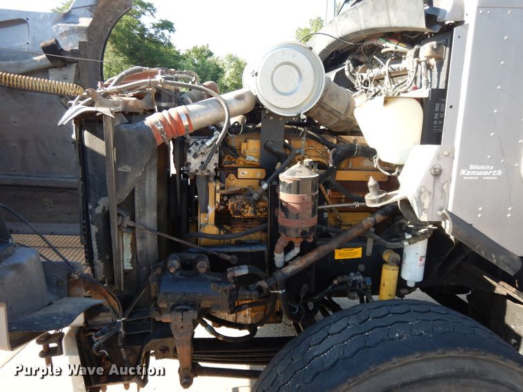 image for item DJ3254 1998 Kenworth T800  semi truck