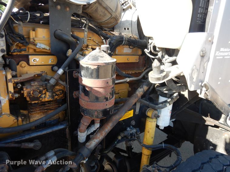 image for item DJ3254 1998 Kenworth T800  semi truck