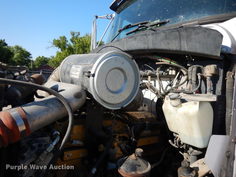 image for item DJ3254 1998 Kenworth T800  semi truck