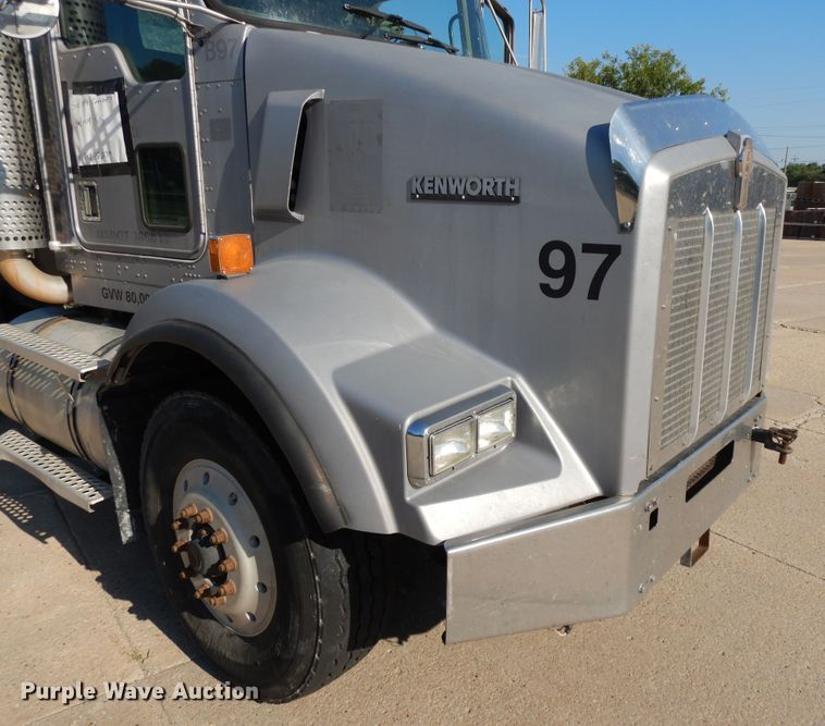 image for item DJ3254 1998 Kenworth T800  semi truck