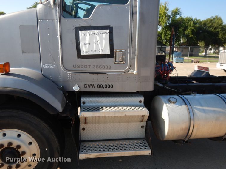 image for item DJ3254 1998 Kenworth T800  semi truck