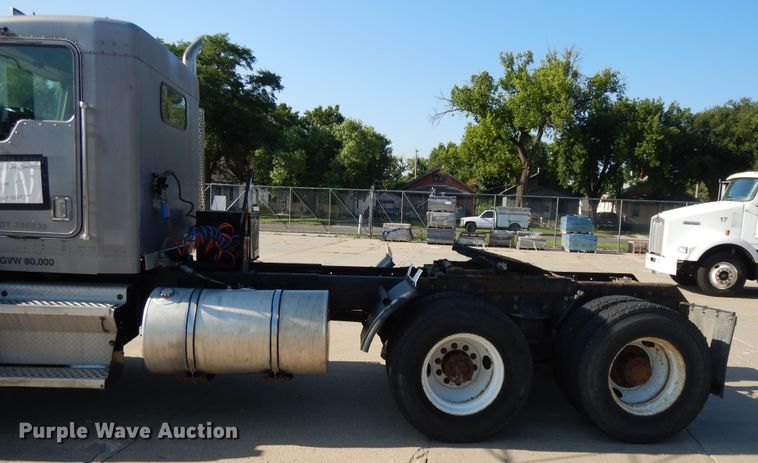 image for item DJ3254 1998 Kenworth T800  semi truck