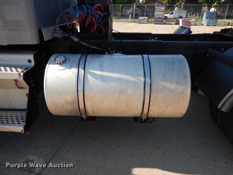 image for item DJ3254 1998 Kenworth T800  semi truck