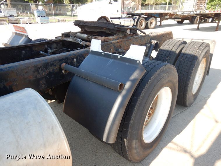 image for item DJ3254 1998 Kenworth T800  semi truck