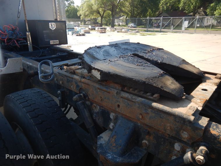 image for item DJ3254 1998 Kenworth T800  semi truck