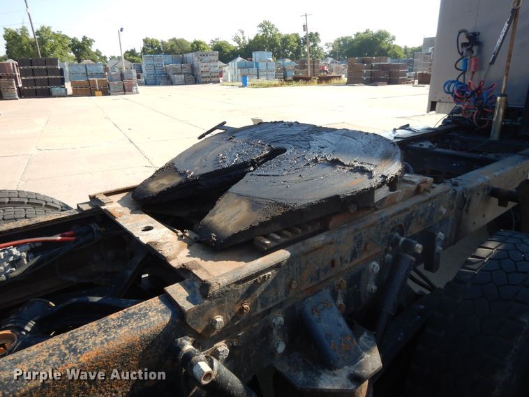 image for item DJ3254 1998 Kenworth T800  semi truck