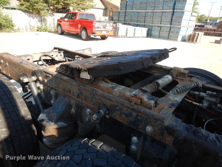 image for item DJ3254 1998 Kenworth T800  semi truck