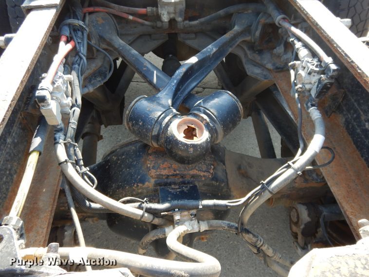 image for item DJ3254 1998 Kenworth T800  semi truck