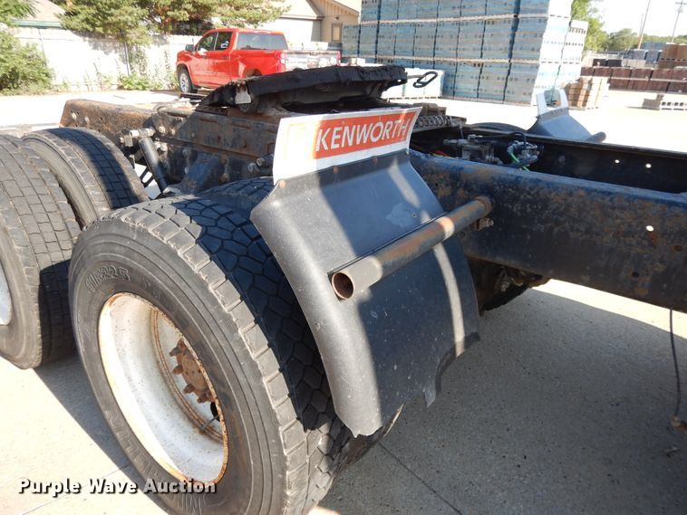 image for item DJ3254 1998 Kenworth T800  semi truck