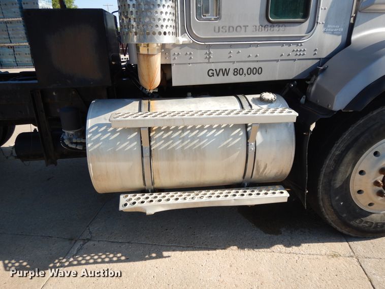 image for item DJ3254 1998 Kenworth T800  semi truck