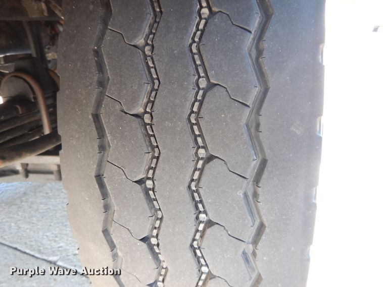 image for item DJ3254 1998 Kenworth T800  semi truck