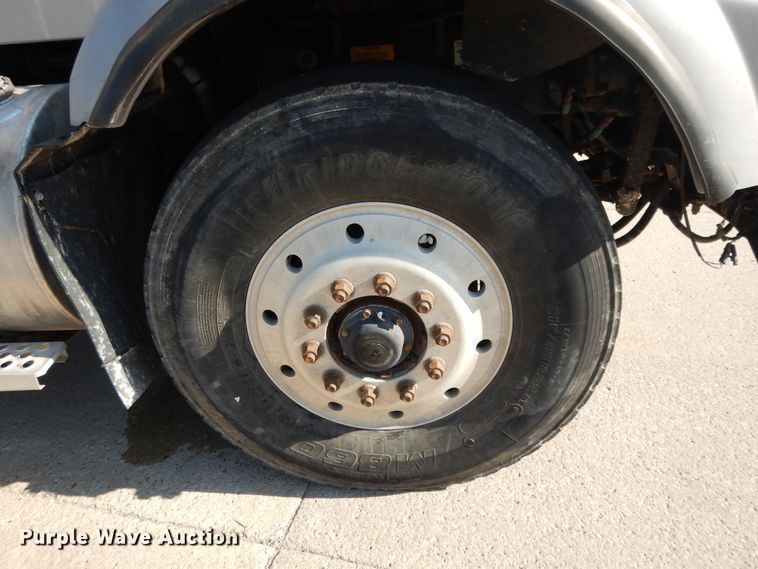 image for item DJ3254 1998 Kenworth T800  semi truck