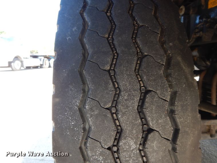 image for item DJ3254 1998 Kenworth T800  semi truck