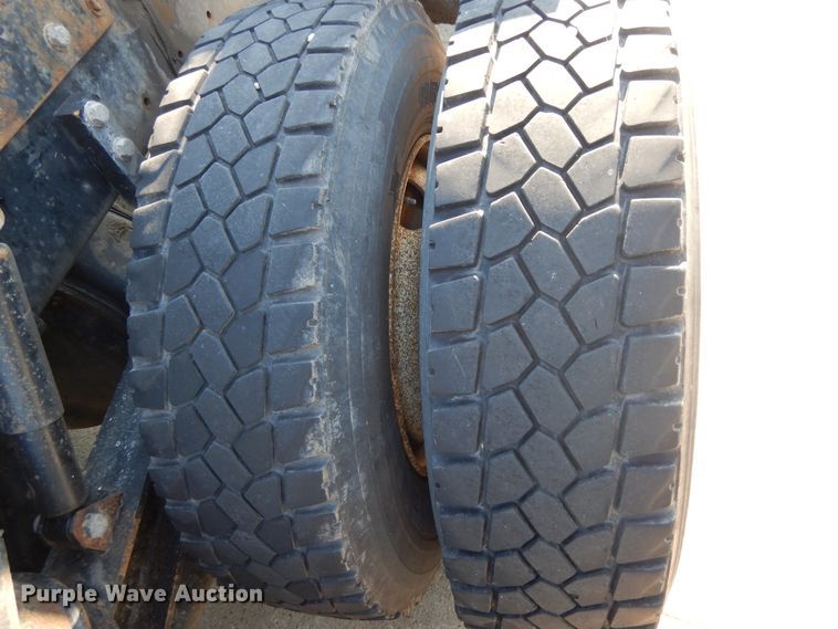 image for item DJ3254 1998 Kenworth T800  semi truck