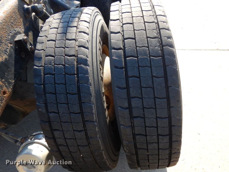 image for item DJ3254 1998 Kenworth T800  semi truck