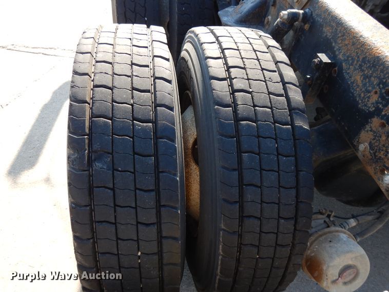 image for item DJ3254 1998 Kenworth T800  semi truck