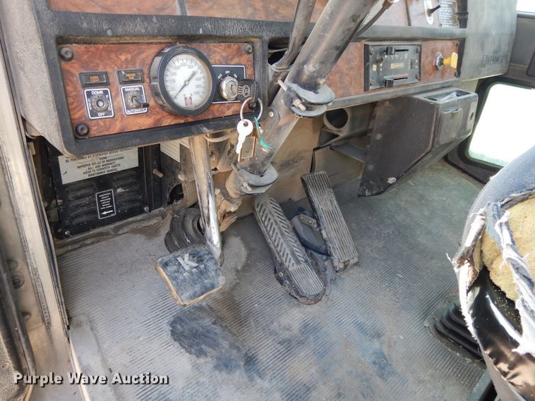 image for item DJ3323 2000 Kenworth W900  ready mix truck