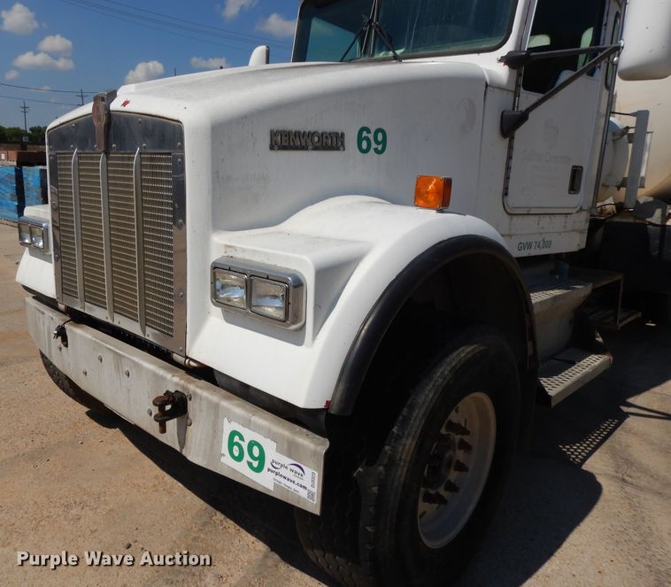 image for item DJ3323 2000 Kenworth W900  ready mix truck