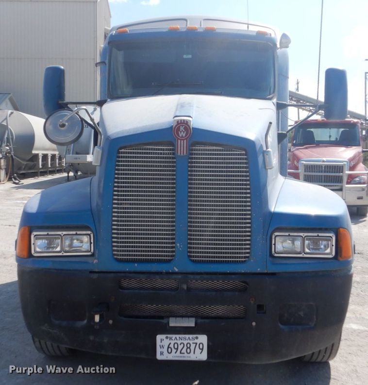 image for item DJ3448 2007 Kenworth T600  semi truck