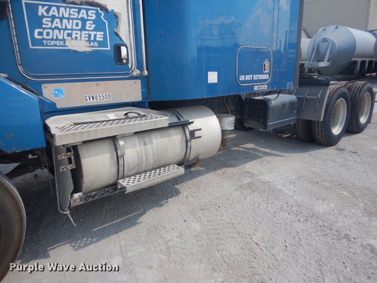 image for item DJ3448 2007 Kenworth T600  semi truck