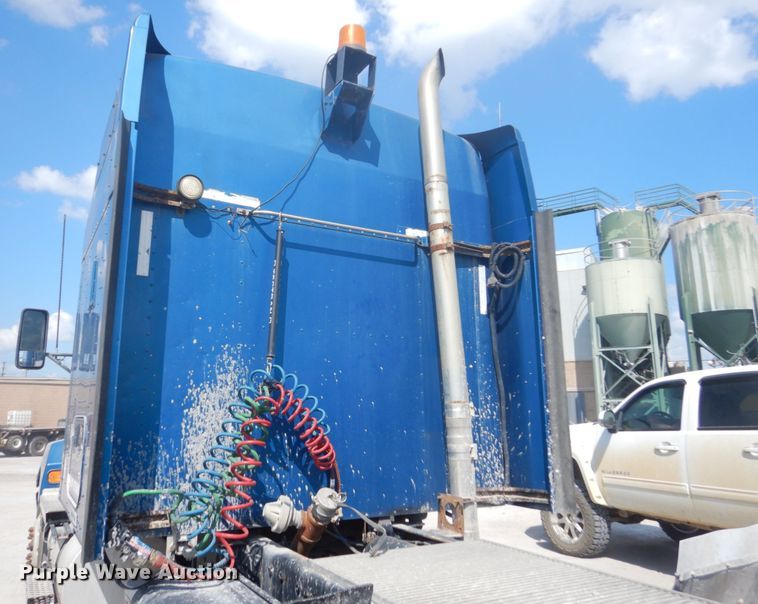 image for item DJ3448 2007 Kenworth T600  semi truck