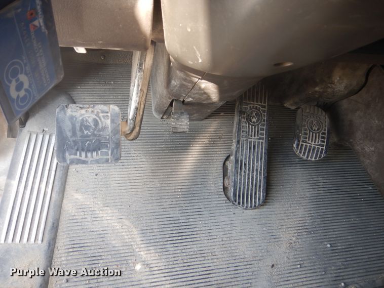 image for item DJ3448 2007 Kenworth T600  semi truck