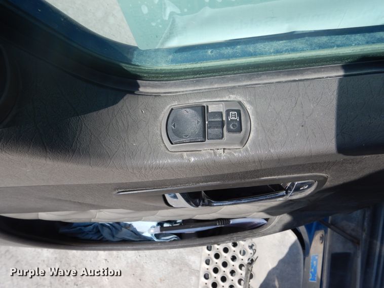 image for item DJ3448 2007 Kenworth T600  semi truck