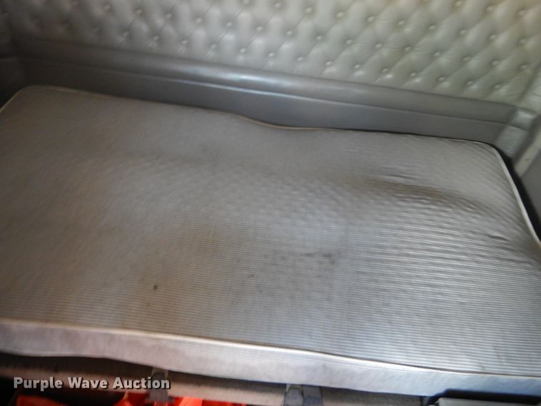 image for item DJ3448 2007 Kenworth T600  semi truck